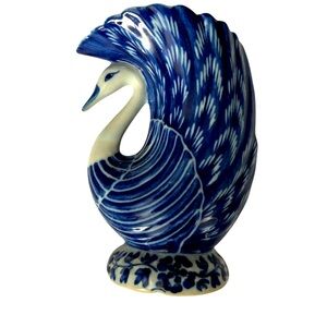 Vintage Cobalt Blue and white Baum Brothers swan vase. 

Note - Wear on bottom.